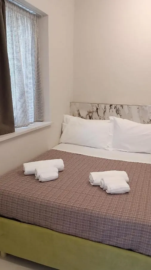 Eponimi Rooms 陶尔米纳
